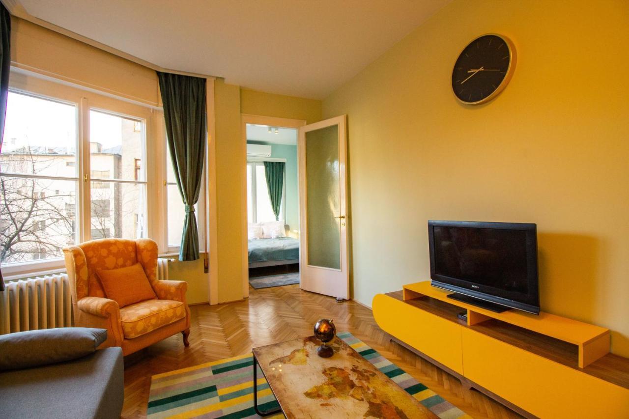 Small Paris Budapest Eksteriør billede
