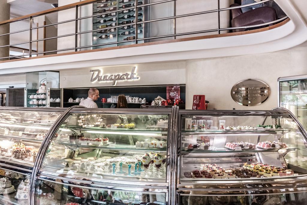Small Paris Budapest Eksteriør billede