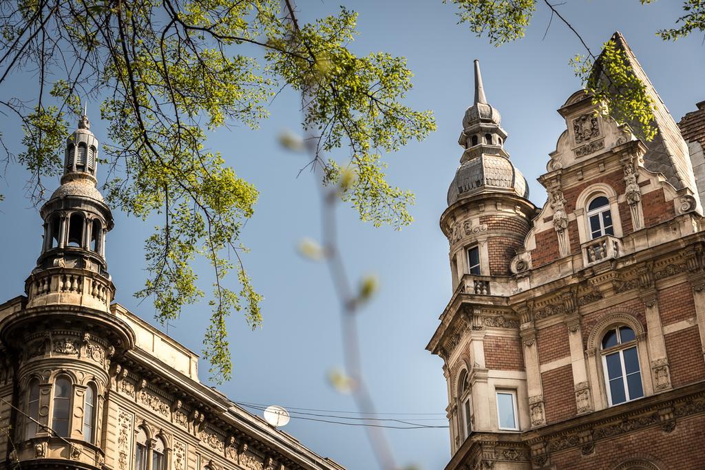 Small Paris Budapest Eksteriør billede